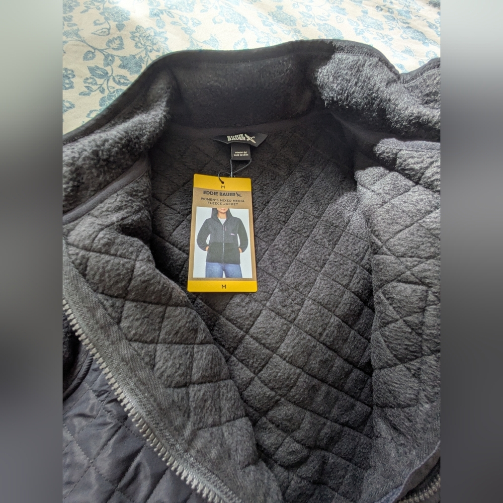 Eddie Bauer Black women quilted Fleece Jacket with 3 Pockets. Size M.
